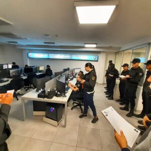 UNIVERSIDAD DE SEGURIDAD