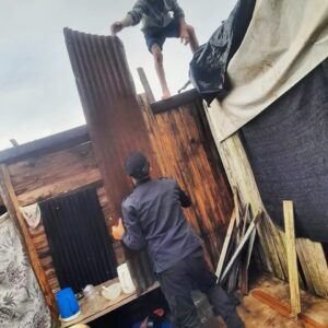 POLICIA AYUDA