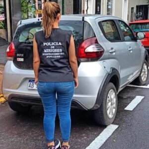 MUJER POLICIA QUE ORTO MAMITA