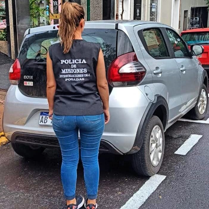 MUJER POLICIA QUE ORTO MAMITA