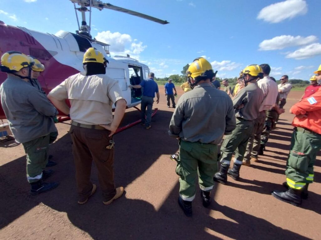 CAPACITAN APOILOTOS DE HELICOPTER