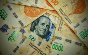 dolares-1068x668