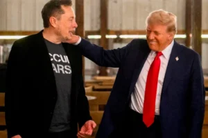 TRUMP AMENAZO A ELOM